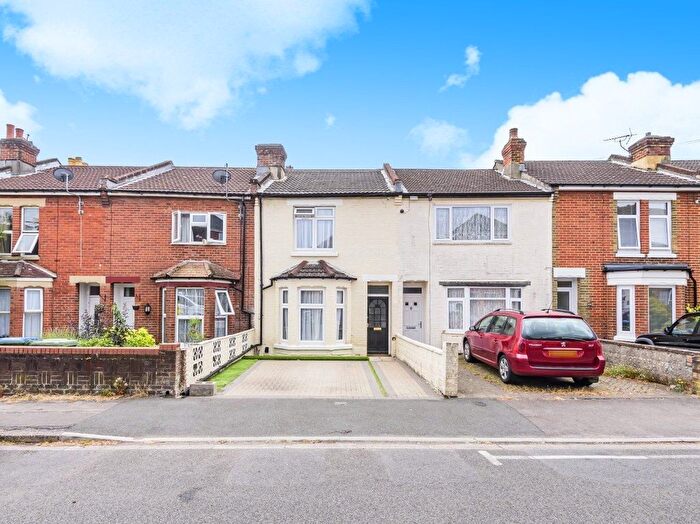 3 Bedroom Terraced House For Sale In Richmond Road, Freemantle, Southampton, Hampshire, SO15