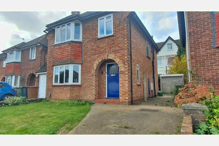 4 Bedroom Semi-Detached House To Rent In Waltham Avenue, Guildford, GU2