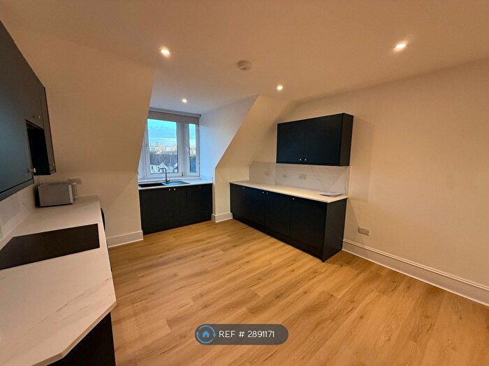 3 Bedroom Flat To Rent In Ferryhill Terrace, Aberdeen, AB11