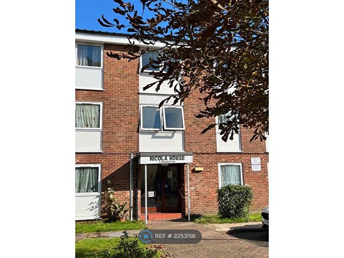 1 Bedroom Flat To Rent In Nicola House, South Norwood, SE25