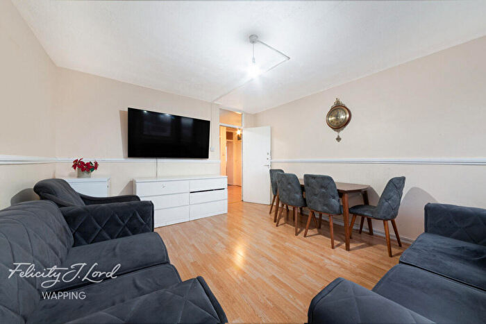 2 Bedroom Flat For Sale In Sidney Street, London, E1