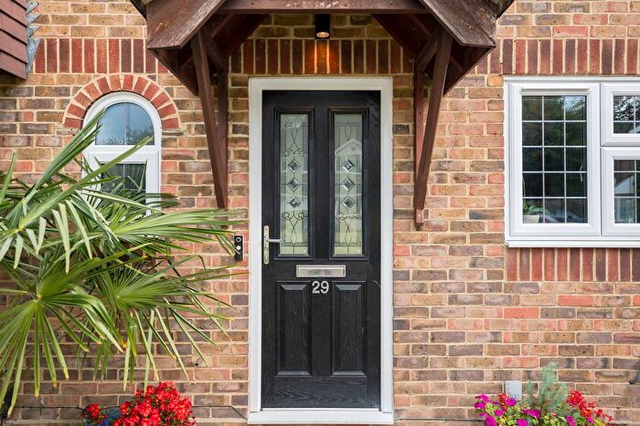 5 Bedroom Detached House For Sale In Lanyon Close, Horsham, RH12