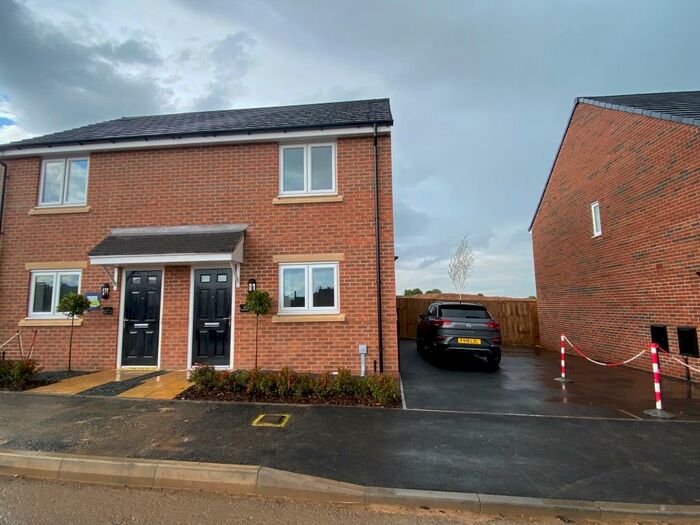 2 Bedroom House To Rent In Hodding Road, Hodthorpe, Worksop, S80