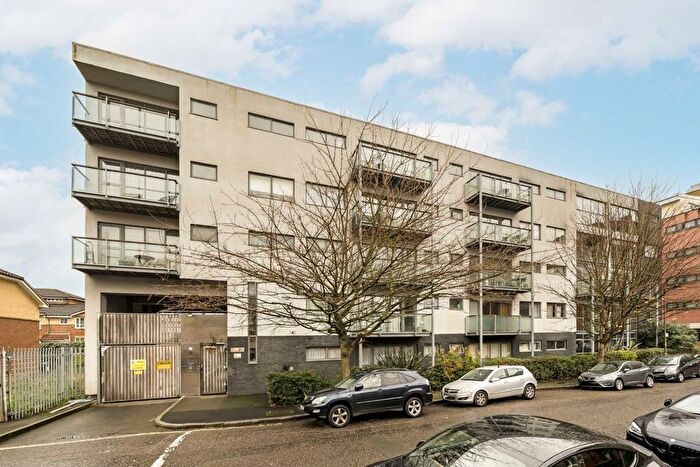 2 Bedroom Flat For Sale In Varcoe Road, Bermondsey, SE16