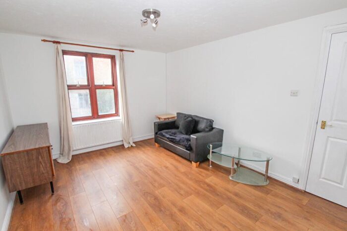 1 Bedroom Flat To Rent In Victoria Street, Stratford, London, E15