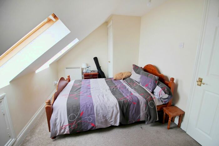 1 Bedroom Flat To Rent In Kenton Road, Harrow, HA3