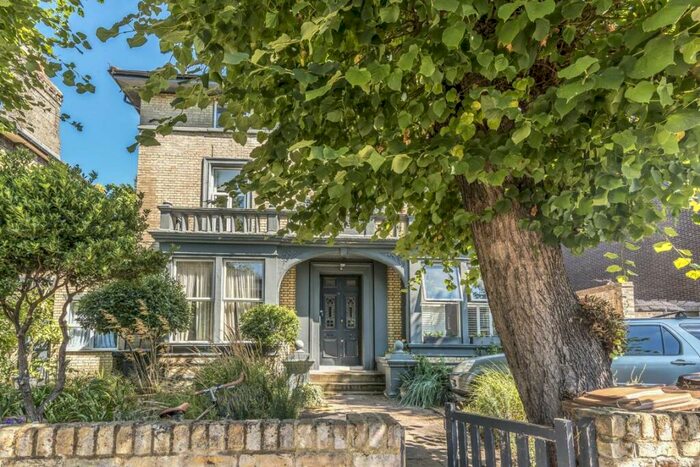 1 Bedroom Flat To Rent In Parkholme Road, London Fields, E8