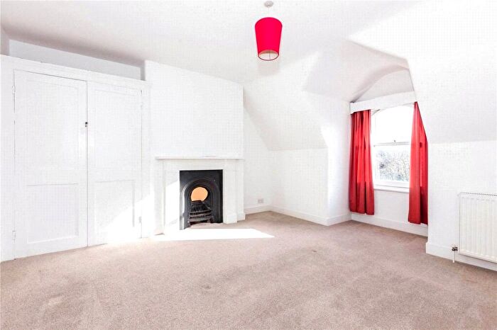 1 Bedroom Apartment For Sale In Weston Park, Crouch End, London, N8