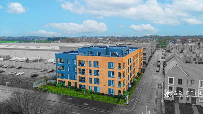 2 Bedroom Penthouse For Sale In Windstar Drive, South Ockendon, RM15