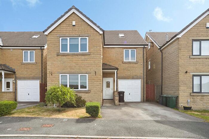 5 Bedroom Detached House For Sale In Oakdale Grove, Shipley, BD18