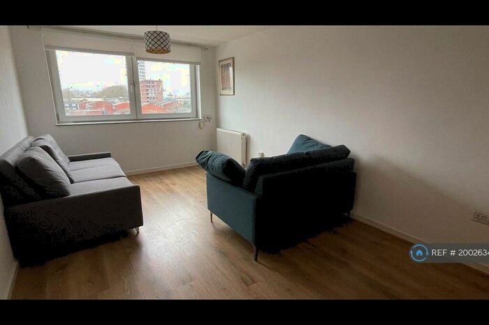 2 Bedroom Maisonette To Rent In Heatherley Court, London, N16