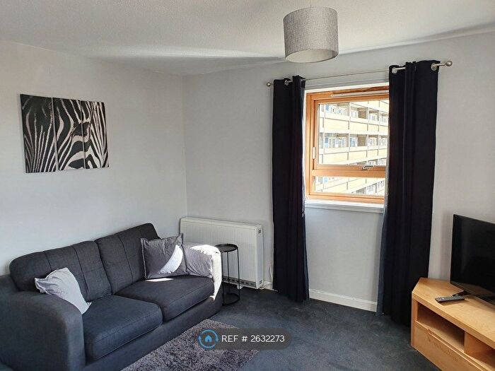 1 Bedroom Flat To Rent In Hutcheon Court, Aberdeen, AB25