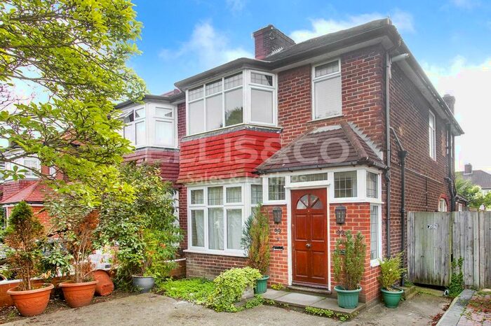 1 Bedroom Apartment To Rent In Pennine Drive, London, NW2