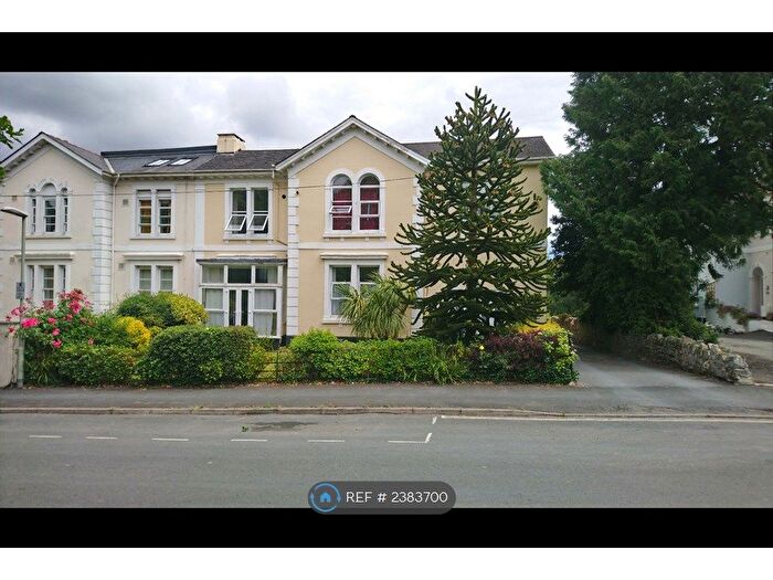 2 Bedroom Flat To Rent In Maxwell Court, Newton Abbot, TQ12