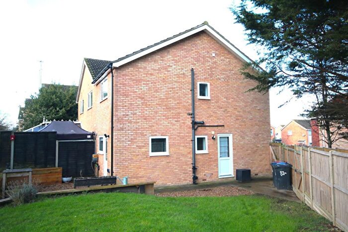 2 Bedroom Property To Rent In Field Avenue, Canterbury, CT1