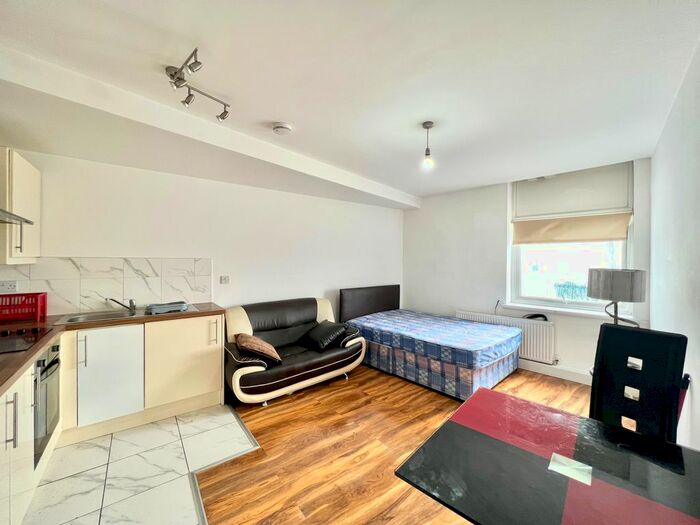 Studio To Rent In Cranbrook Road, Ilford, IG1
