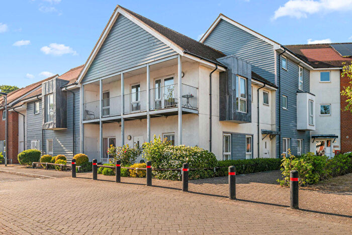 2 Bedroom Flat For Sale In Howden Drive, Row Town, KT15