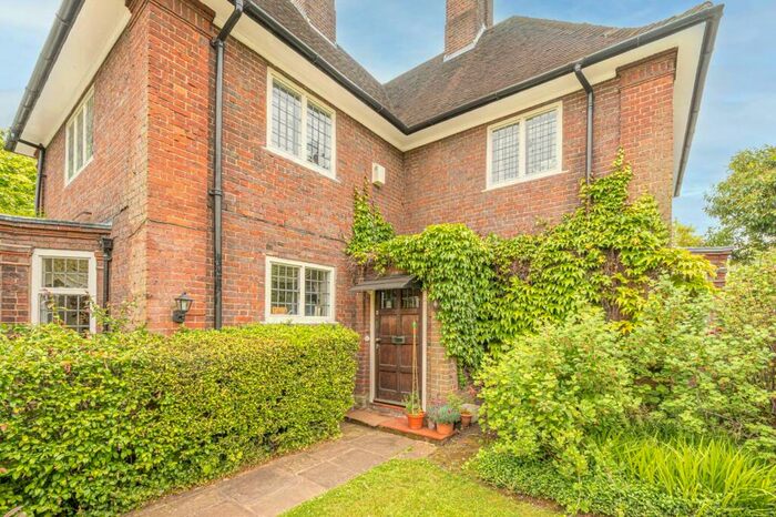 6 Bedroom Detached House To Rent In Turner Close, Hampstead Garden Suburb, London, NW11