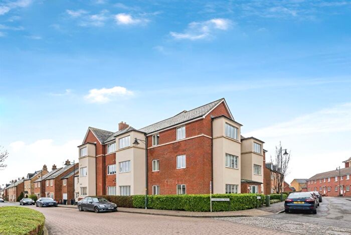 2 Bedroom Flat For Sale In Hayburn Road, Swindon, SN25