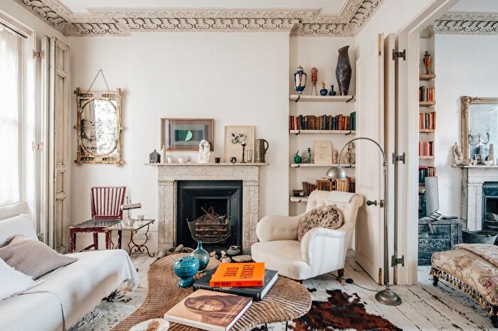 3 Bedroom Property To Rent In Lansdowne Way, South Lambeth, SW8