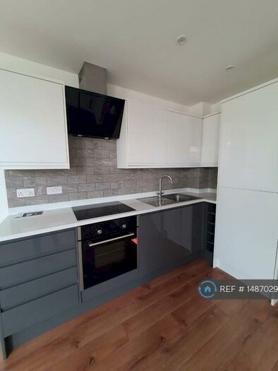 2 Bedroom Flat To Rent In Verve Apartments, Romford, RM1