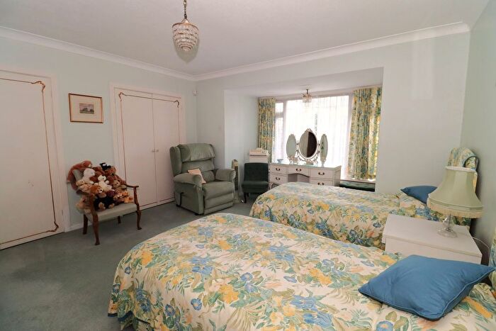 3 Bedroom Detached House For Sale In Cooden Close, Cooden, Bexhill-On-Sea, TN39