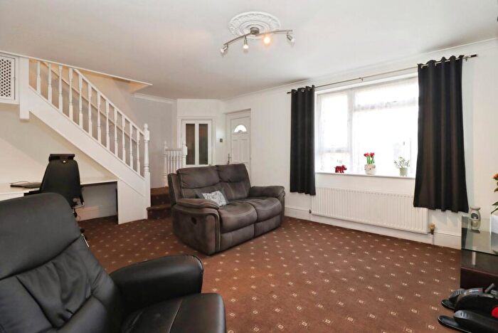 3 Bedroom Semi-Detached House For Sale In Wordsworth Road, Bristol, Avon, BS7