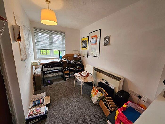 1 Bedroom Flat To Rent In Paddock Close, Bristol, BS32