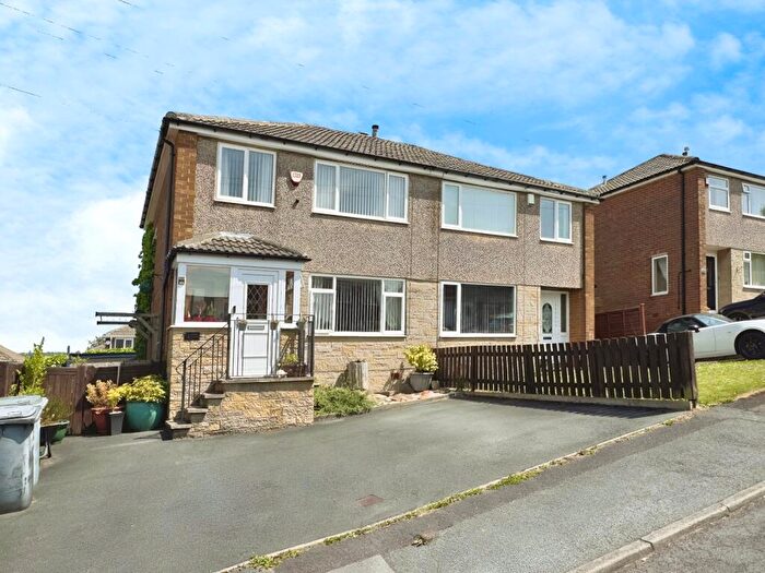 3 Bedroom Semi-Detached House For Sale In Quaker Lane, Cleckheaton, BD19