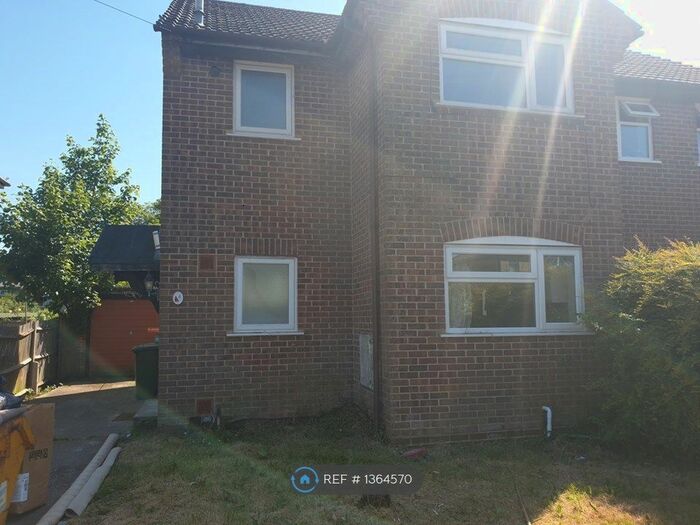 3 Bedroom Semi-Detached House To Rent In Honeysuckle Cottage, Southampton, SO16