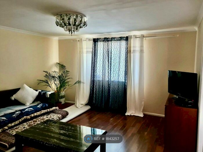 1 Bedroom Flat To Rent In Norwood Green, Southall, UB2
