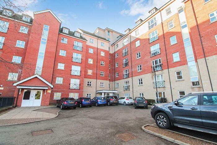 2 Bedroom Flat For Sale In Palgrave Road, Bedford, MK42
