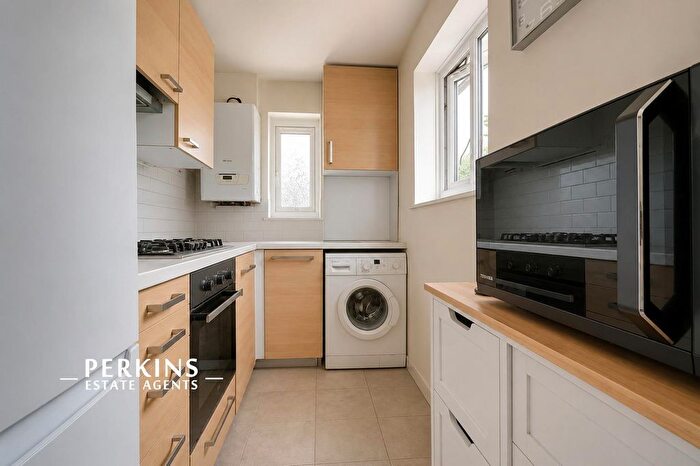 2 Bedroom Maisonette To Rent In Goring Way, Greenford, UB6