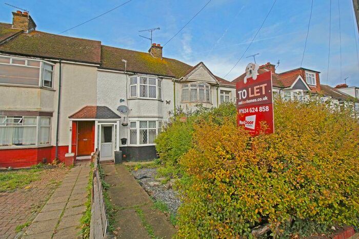 3 Bedroom Terraced House To Rent In Magpie Hall Road, Chatham, ME4