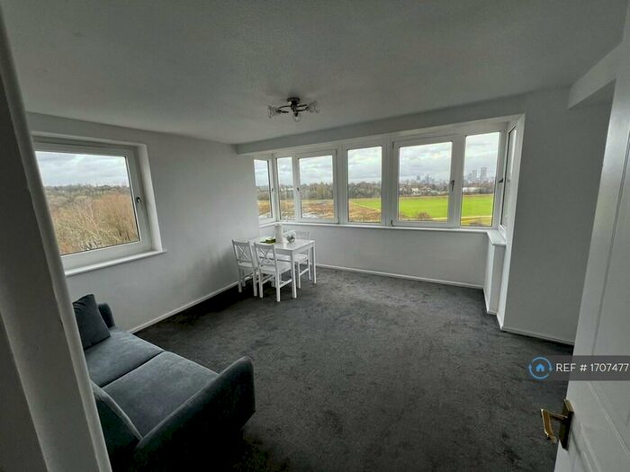 2 Bedroom Flat To Rent In The Peninsula Building, Salford, M7