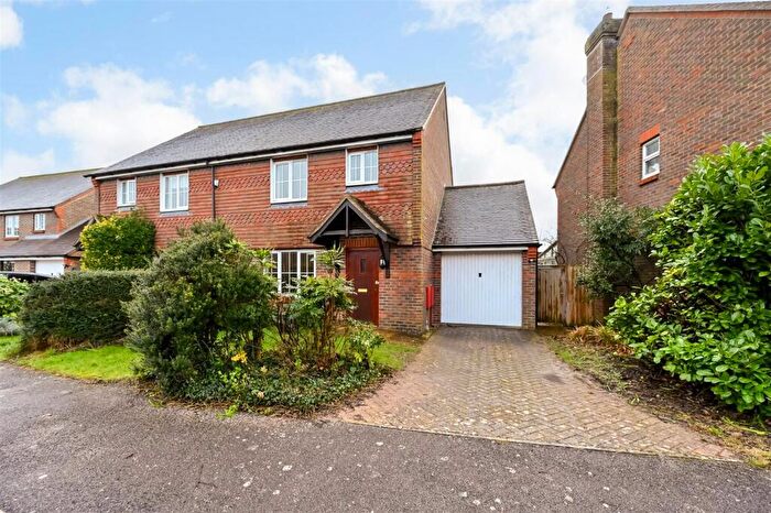 3 Bedroom House To Rent In Walwyn Close, Birdham, PO20