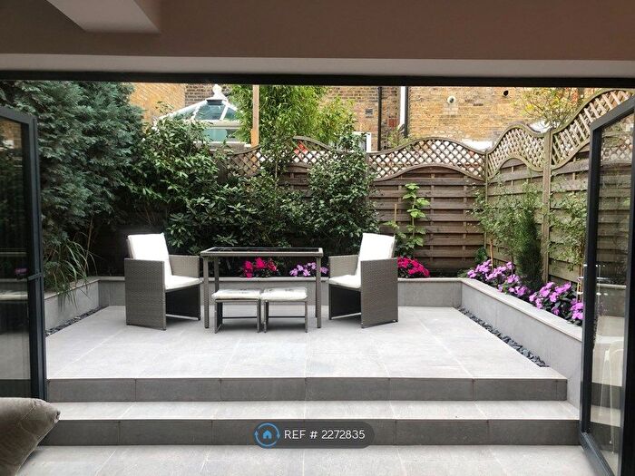 2 Bedroom Flat To Rent In Fulham Palace Road, London, SW6