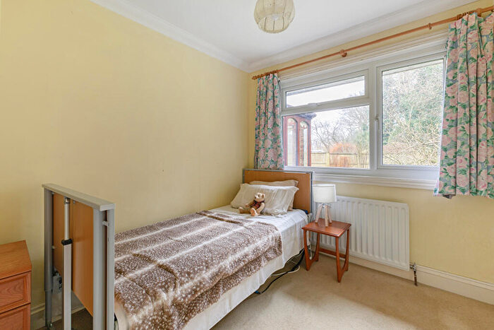 3 Bedroom Detached House For Sale In Roseneath Drive, Chiddingfold, GU8