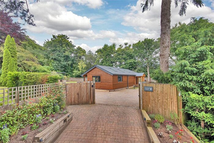 2 Bedroom Bungalow For Sale In Pine Tree Lane, Ivy Hatch, Sevenoaks, Kent, TN15