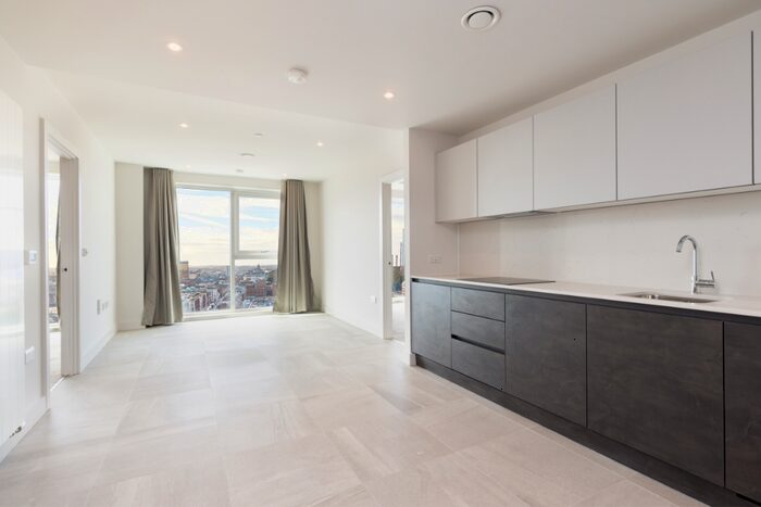 2 Bedroom Apartment To Rent In New York Square, Quarry Hill, LS2