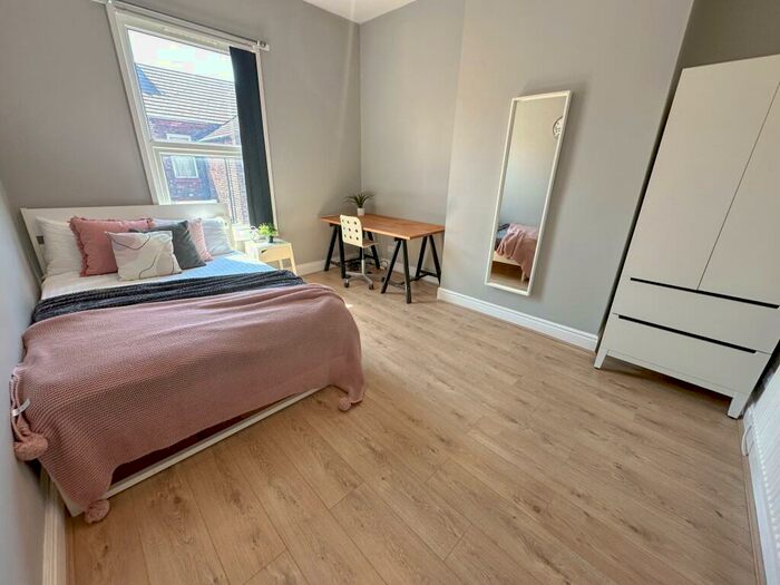 3 Bedroom Terraced House To Rent In Fell Street, L7