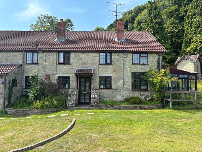 4 Bedroom End Of Terrace House For Sale In Castle Orchard, Pen Selwood, Wincanton, BA9