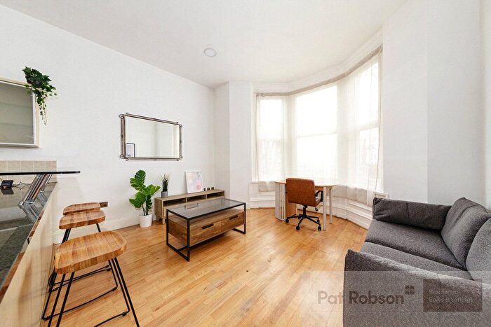 2 Bedroom Flat To Rent In Osborne Road, Jesmond, Newcastle Upon Tyne, NE2