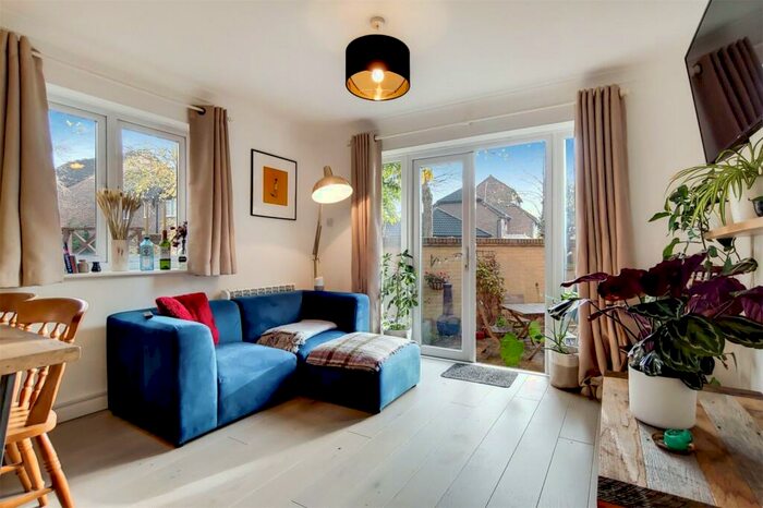 2 Bedroom End Of Terrace House To Rent In Stanhope Close, London, SE16