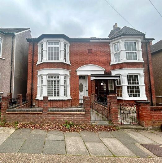 2 Bedroom Semi-Detached House To Rent In Malvern Road, Hornchurch, RM11