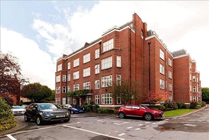 4 Bedroom Flat For Sale In Ross Court, London, SW15
