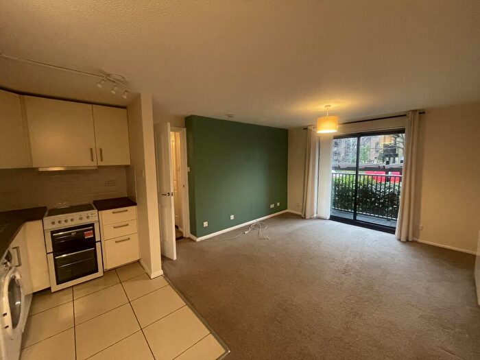 1 Bedroom Apartment To Rent In Castle Gardens, Nottingham, NG7