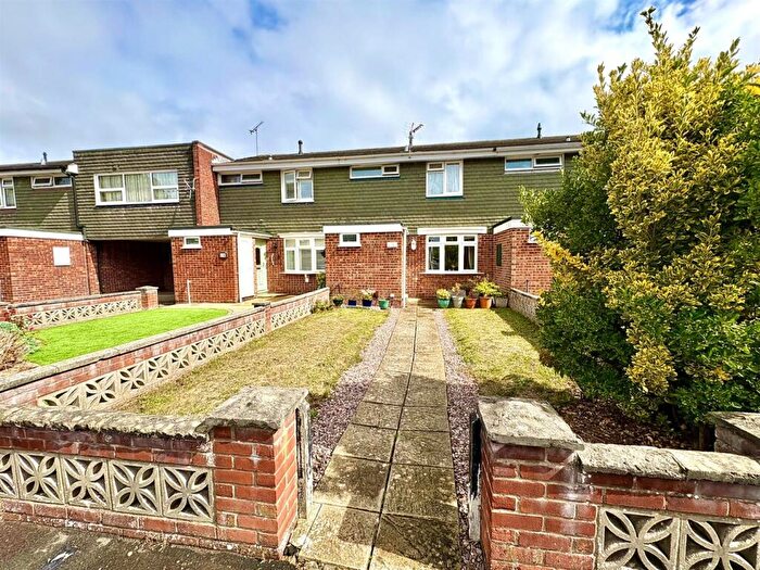 3 Bedroom Terraced House For Sale In Newney Close, Portsmouth, PO2