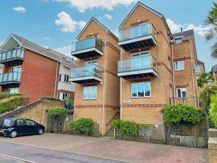 2 Bedroom Flat To Rent In Studland Road, Westbourne, Bournemouth, BH4