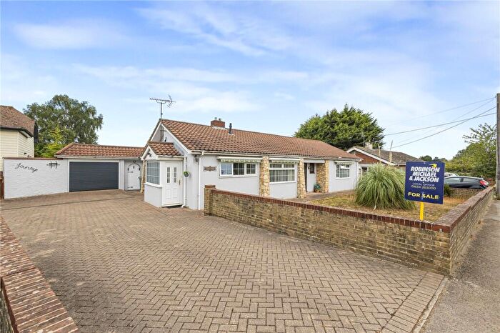4 Bedroom Bungalow For Sale In The Street, Bredhurst, Gillingham, Kent, ME7